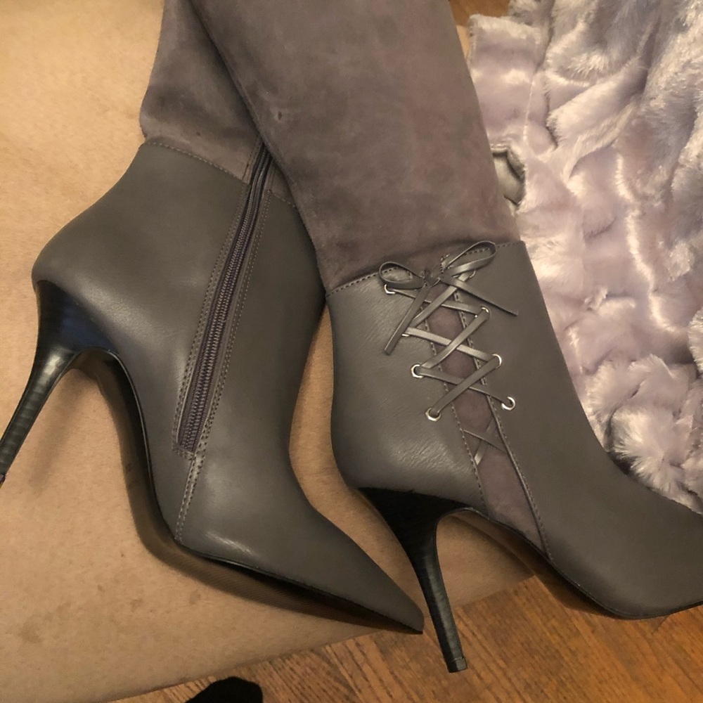 Sharp, combination grey suede &leather boots
